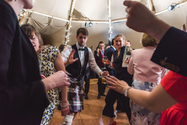 bridge house barn kibworth wedding