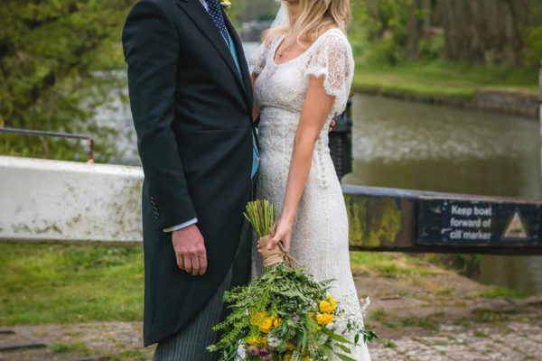 bridge house barn kibworth wedding