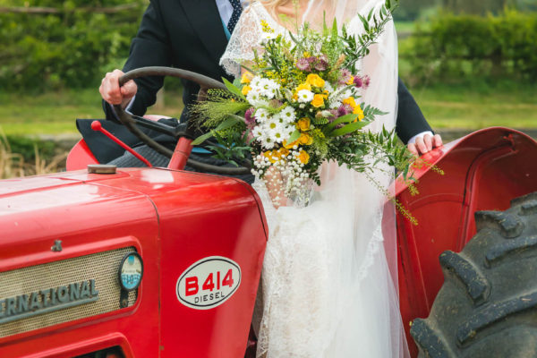 bridge house barn kibworth wedding