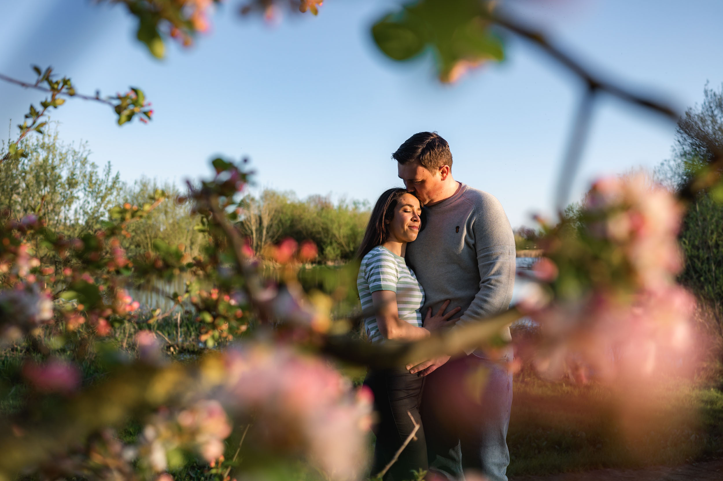 Hinchingbrooke Country Park pre-wedding shoot – Gabby & Chris