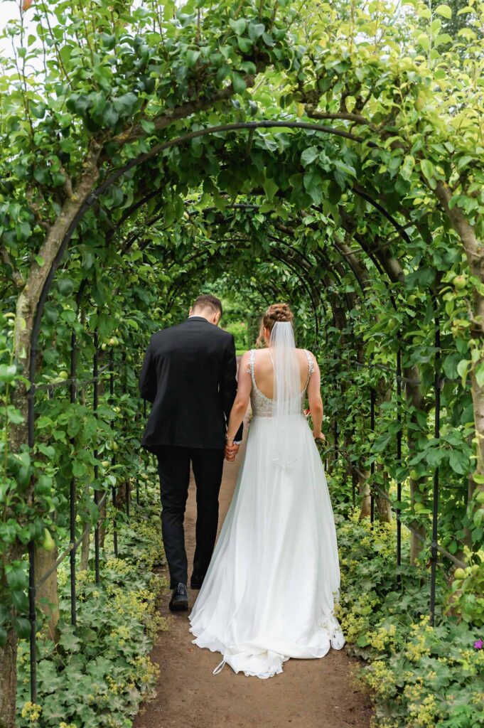 barnsdale gardens wedding ceremony